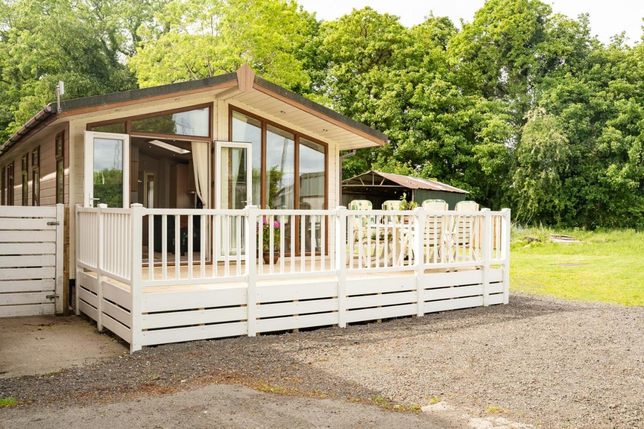 Pass The Keys The Lodge At Point House Farm - Sleeps Up To 6 Chester Exterior foto